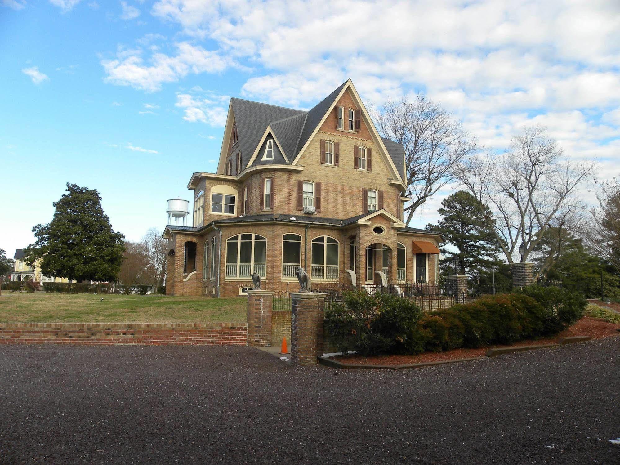 The Gables Victorian Mansion Bed And Breakfast Inn Reedville Exterior photo